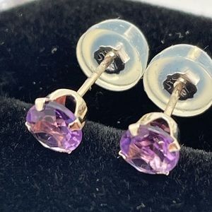 New in Box! 10KT White Gold 5mm Natural Amethysts Earring,